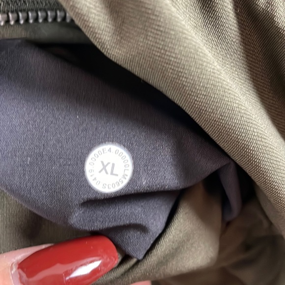 Lululemon dark olive green ABC Jogger *Shorter 28" size XL - Picture 12 of 12